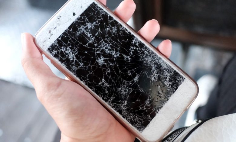 I FOUND MY HUSBANDS OTHER PHONE AND HE SMASHED IT I THOUGHT HE WAS CHEATING BUT THE TRUTH WAS EVEN WORSE…